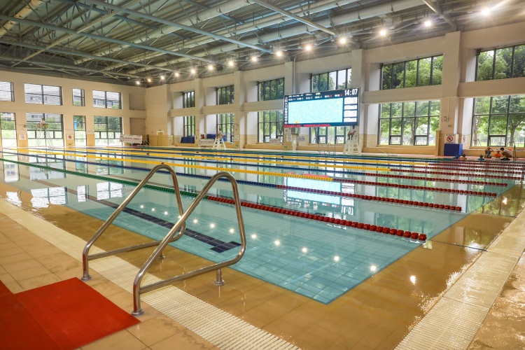 安全预警系统国内首创这个游泳馆潜水超10秒即发警告